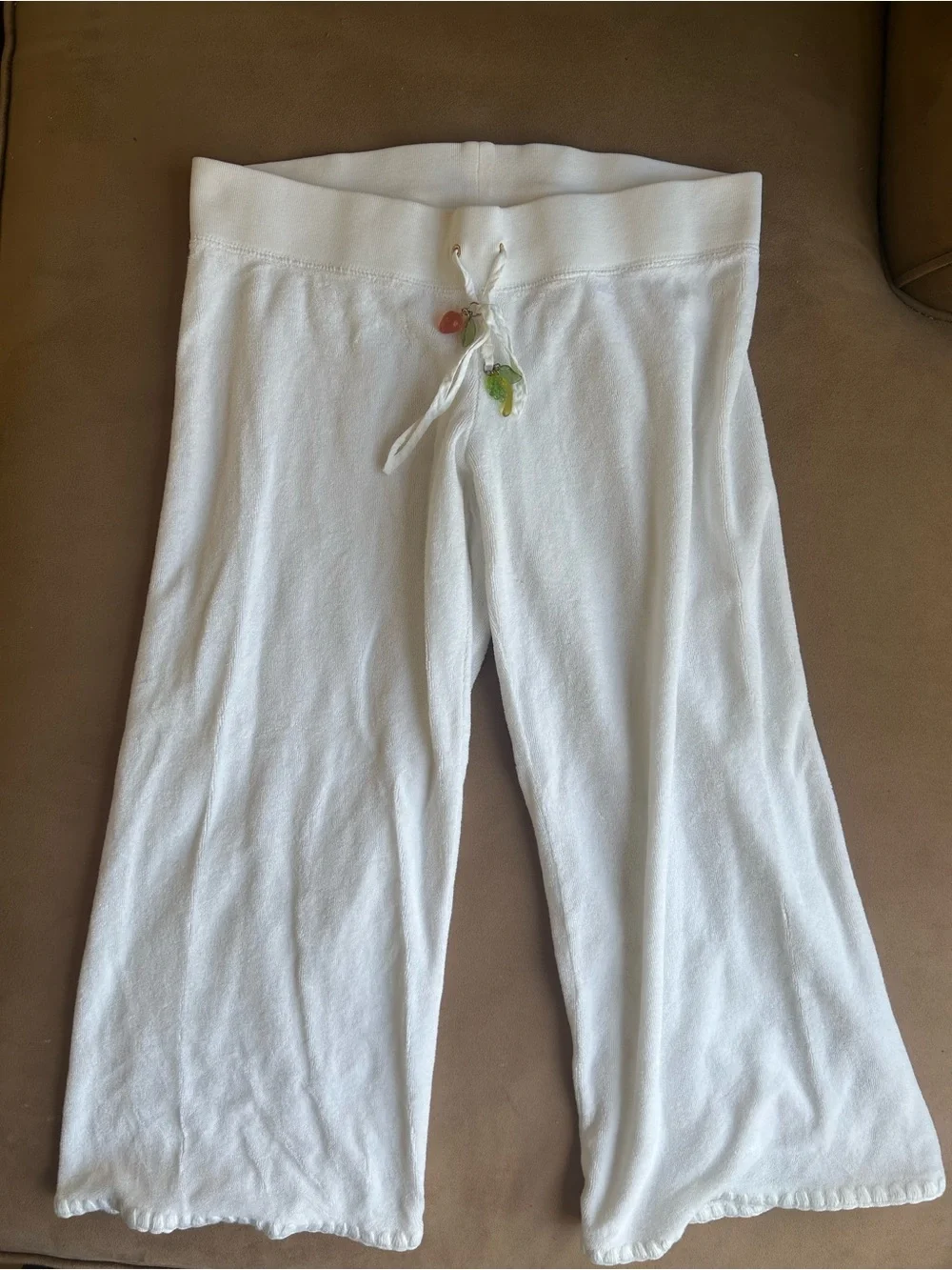 Vintage Y2K Juicy Couture Terry Capri Pants Fruit Charms White S
